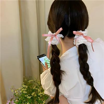 隔壁墓园的男孩